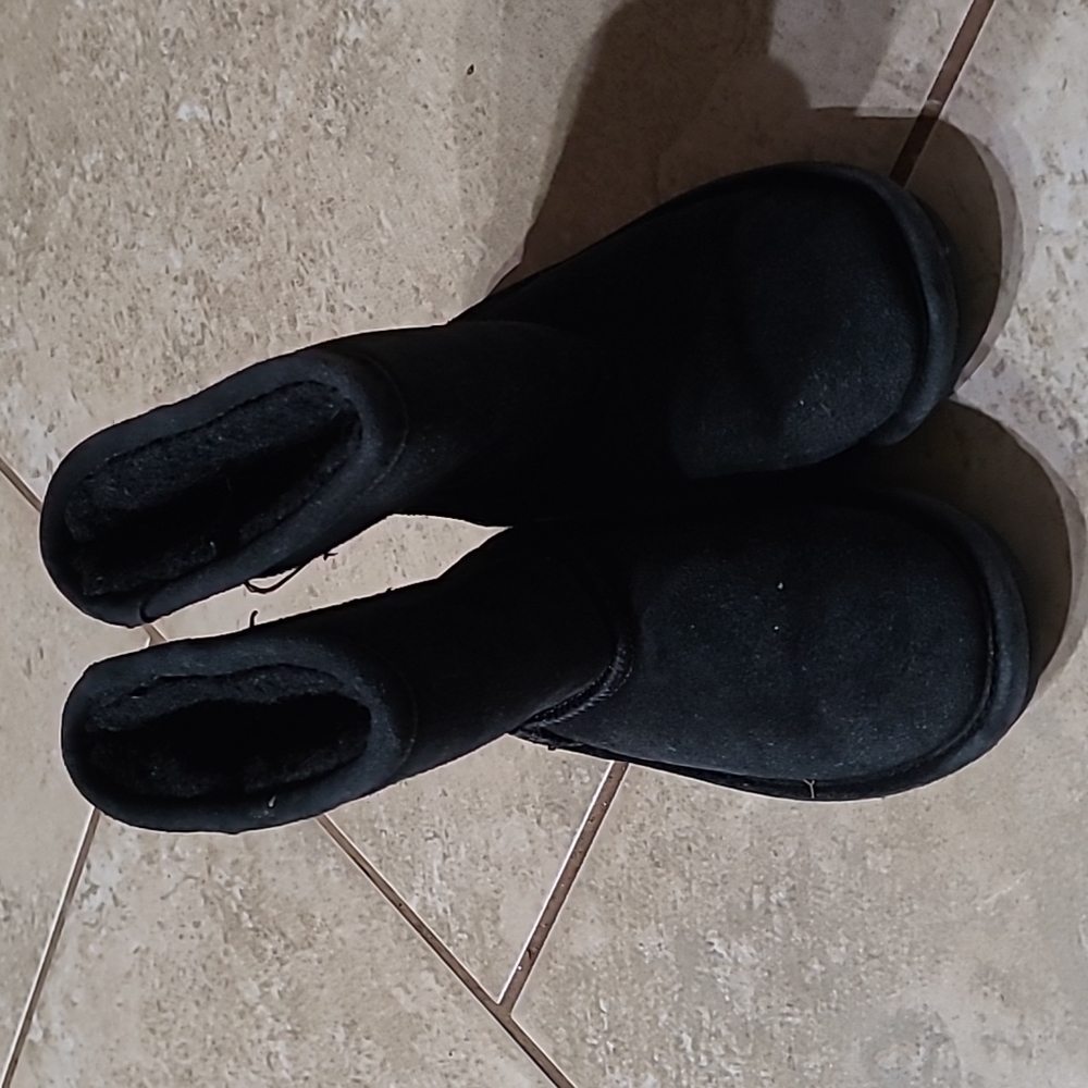 Girls bear paw fleece lined black boots